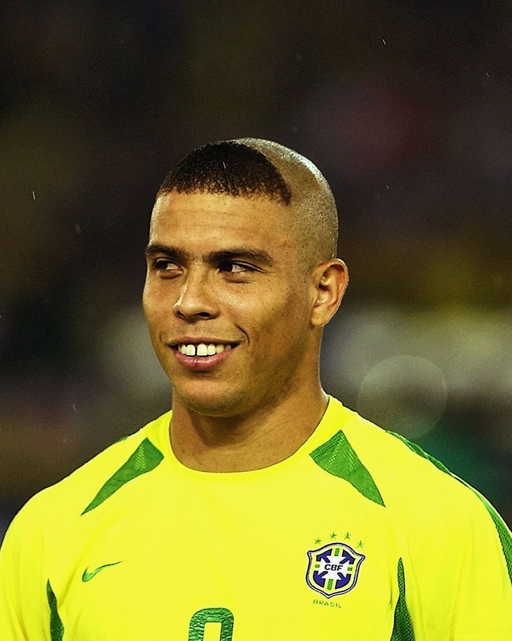 Missing this haircut? 🤣 | Ronaldo luís nazário de lima, Ronaldo, Ronaldo 9